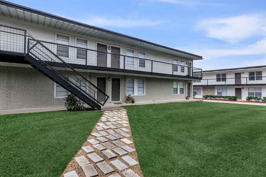 More Photos Of 5415 Scott St, Houston Apartments For Sale