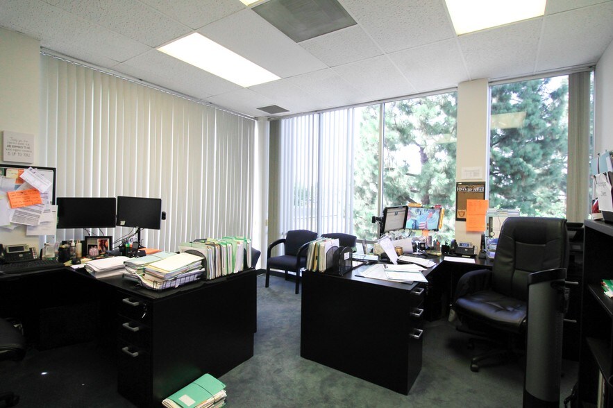More Photos Of 2333 N Broadway, Santa Ana Office For Lease