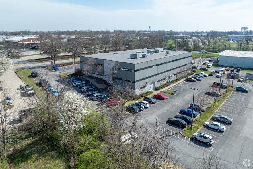 More Photos Of 2008 Mercer Rd, Lexington Office For Lease
