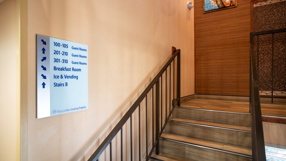 More Photos Of 178 Dry Creek Rd, Healdsburg Hotel For Sale