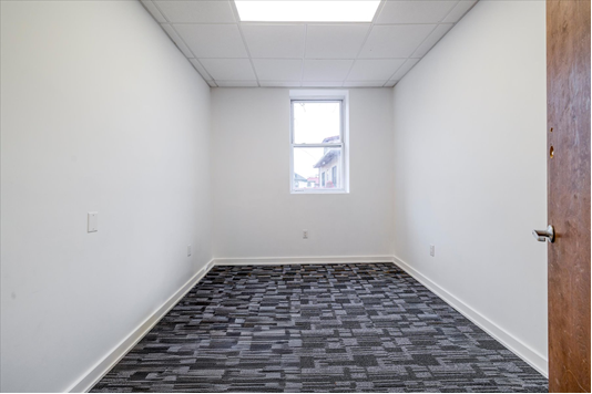 More Photos Of 52 E Park Ave, Long Beach Office For Lease