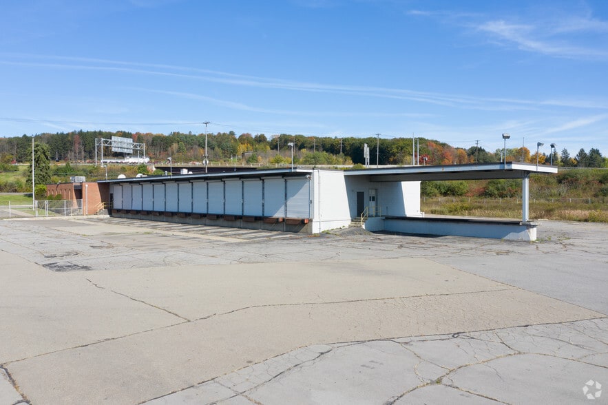 More Photos Of 364 Industrial Park Dr, Binghamton Truck Terminal For Lease
