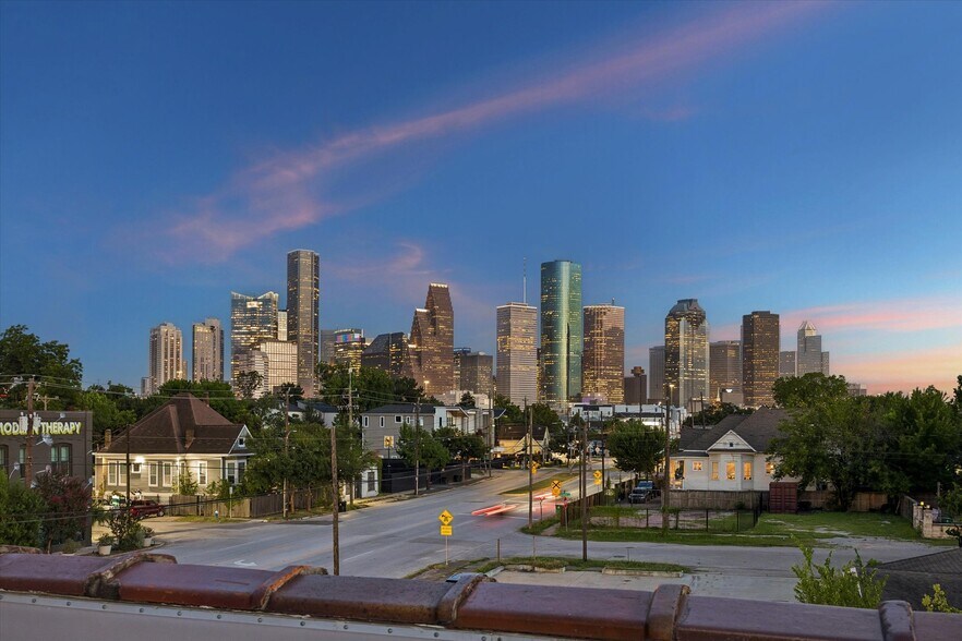 More Photos Of 1719 Houston Ave, Houston Office For Sale