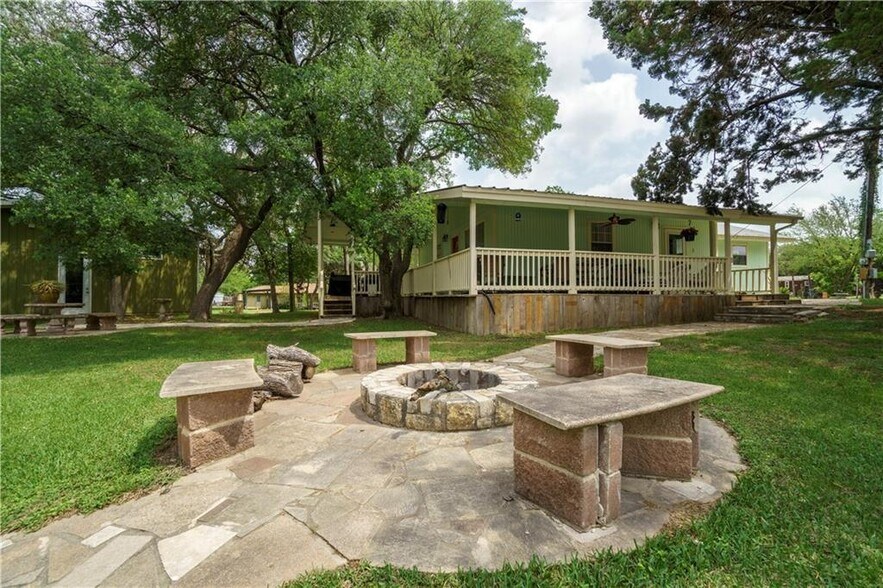 More Photos Of 140 Little Pool, Buda Specialty For Sale