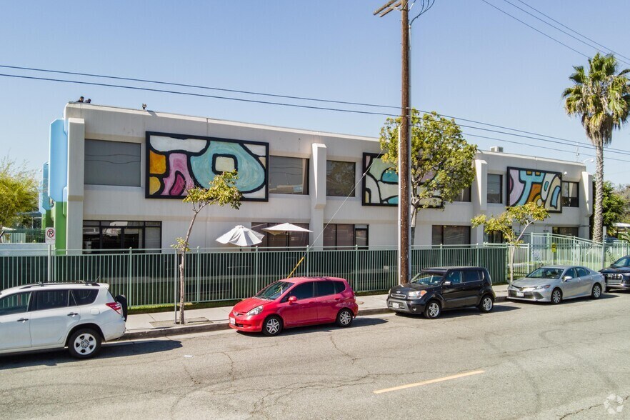 More Photos Of 5401 Beethoven St, Los Angeles Schools For Lease