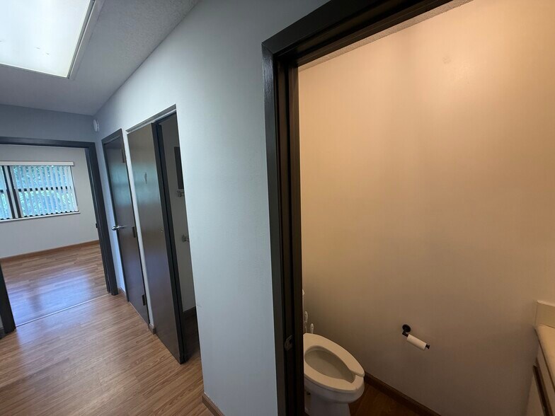 More Photos Of 7594-7620 Slate Ridge Blvd, Reynoldsburg Office For Sale