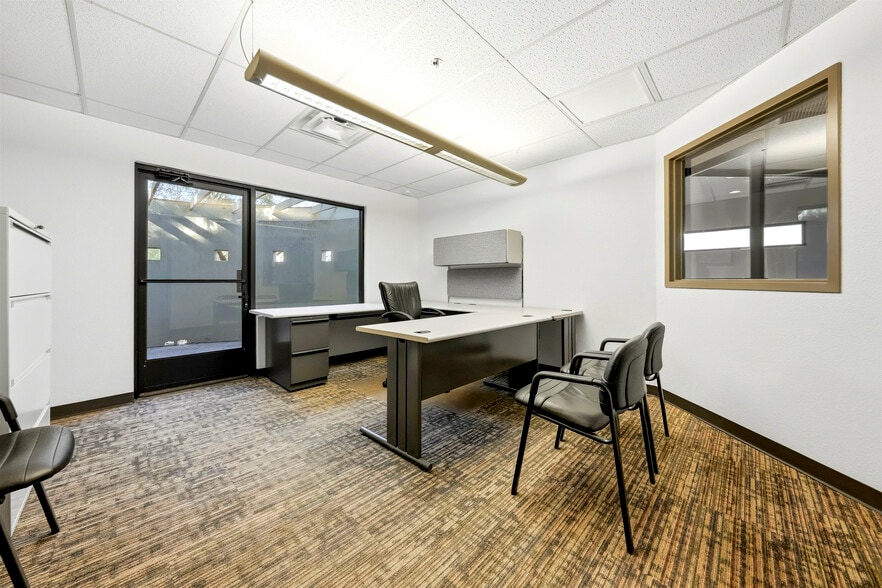 More Photos Of 1425 N Mondel Dr, Gilbert Warehouse For Lease