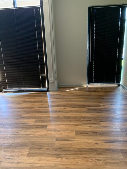 More Photos Of 4328-4330 Redwood Hwy, San Rafael Research And Development For Sale