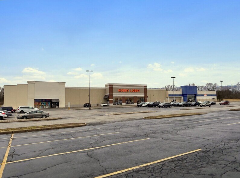 More Photos Of 6639 Airport Hwy, Holland Freestanding For Lease