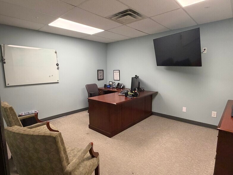 More Photos Of 1110 Appleton Dr, Nashville Light Distribution For Lease
