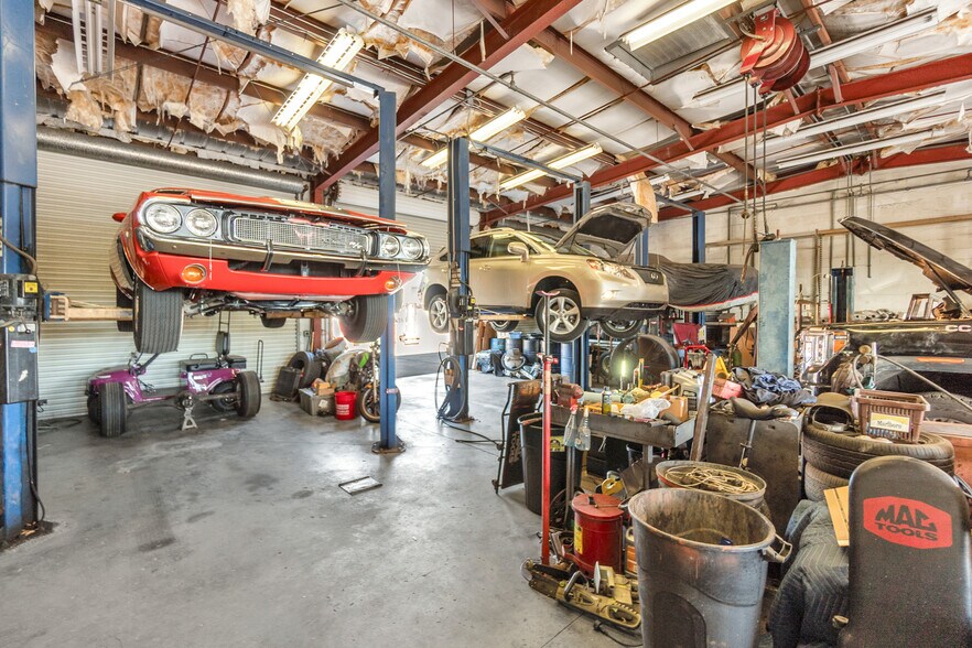 More Photos Of 6735 14th St, Bradenton Auto Repair For Sale