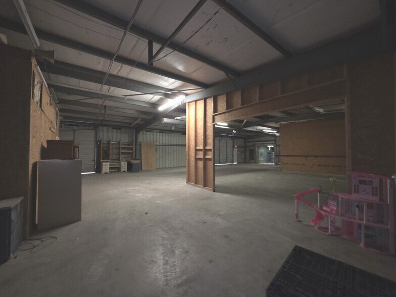 More Photos Of 5851 Lowcountry Dr, Ridgeland Warehouse For Lease