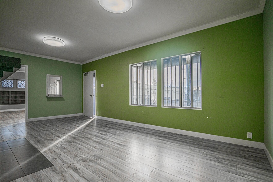 More Photos Of 1664 S Western Ave, Los Angeles Auto Dealership For Sale