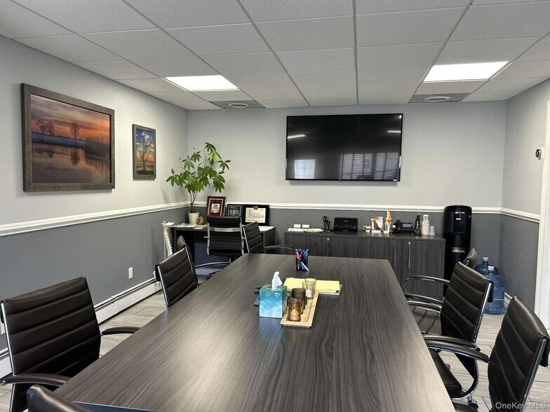 More Photos Of 361 Union Blvd, West Islip Office For Sale