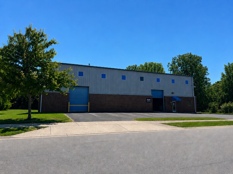 More Photos Of 1708 S Metro Pky, Centerville Light Distribution For Sale