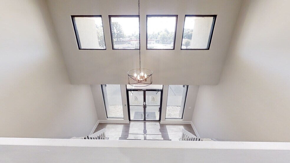 More Photos Of 2920 Edgewood Cir, Columbus Office For Lease