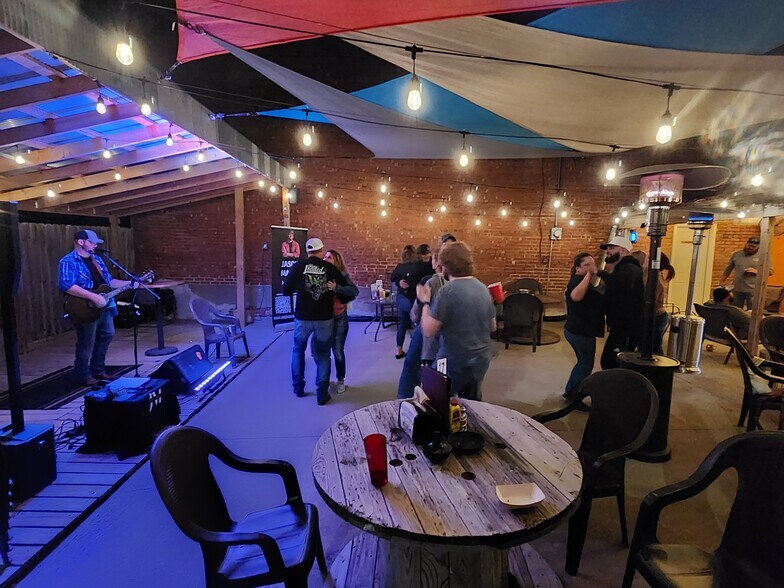 More Photos Of 501-503 Iowa Ave, Essex Storefront Retail Residential For Sale