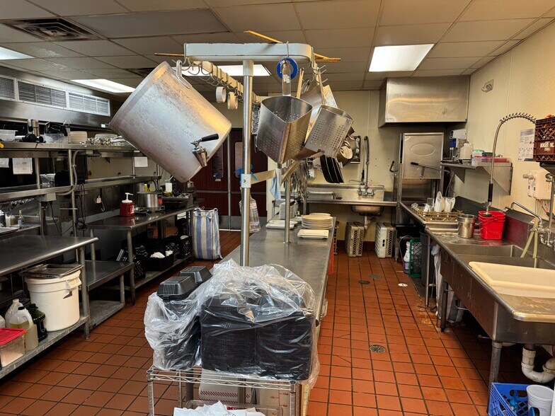 More Photos Of 637-651 Walton Dr, Plymouth Freestanding For Sale