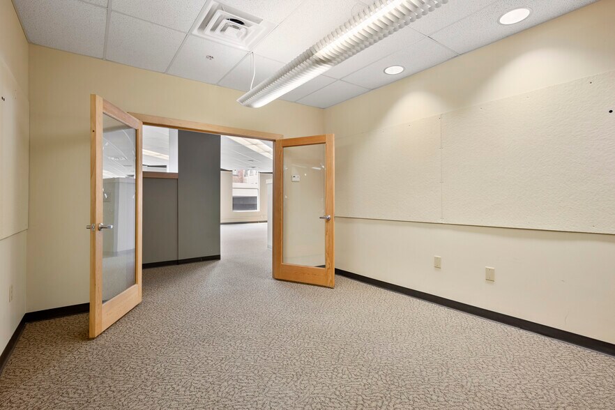 More Photos Of 50 Beaver St, Albany Office For Lease