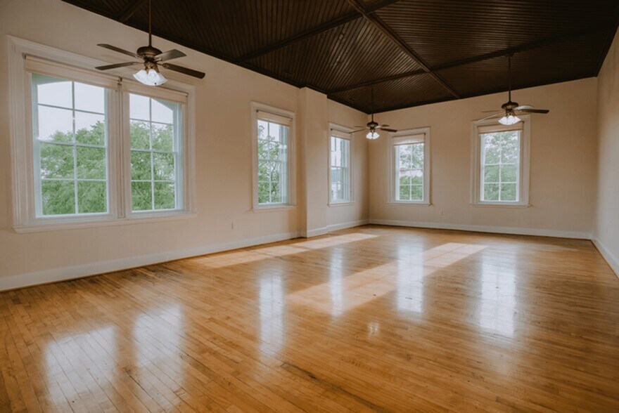 More Photos Of 441 Washington St, Portsmouth Office Residential For Sale