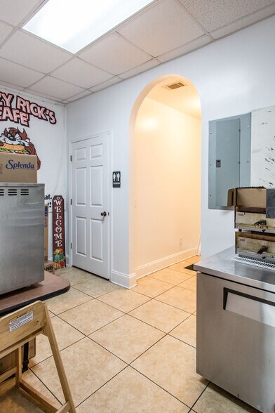 More Photos Of 3005 US Highway 84, Blackshear Storefront For Sale