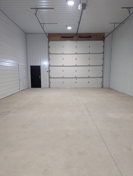 More Photos Of 2440 N 64th Ave, Hart Contractor Storage Yard For Sale