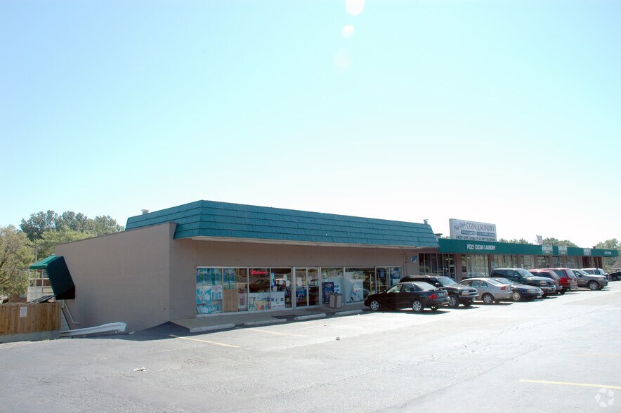 More Photos Of 2128-2146 Woodson Rd, Overland Freestanding For Sale