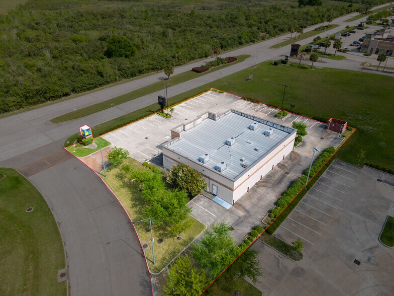 More Photos Of 11464 Space Center Blvd, Houston Freestanding For Lease