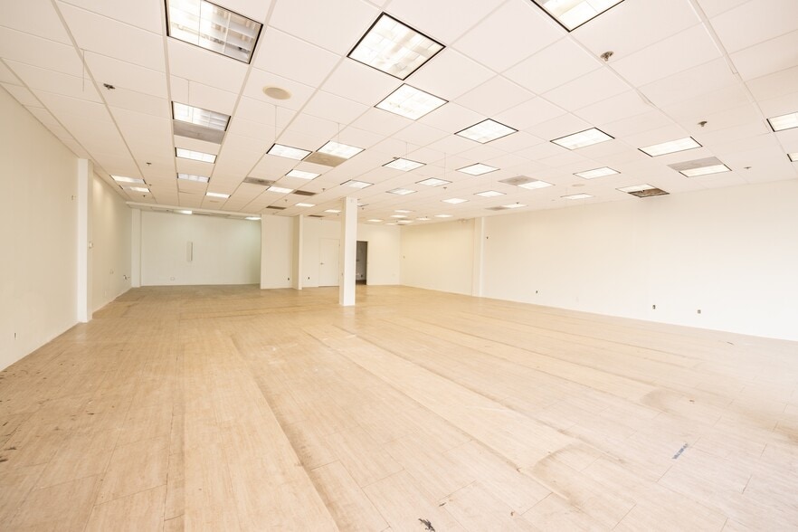 More Photos Of 8950 W Olympic Blvd, Beverly Hills Storefront Retail Office For Sale