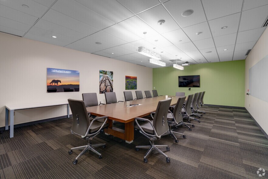 More Photos Of 9395 S John Young Pky, Orlando Office For Lease
