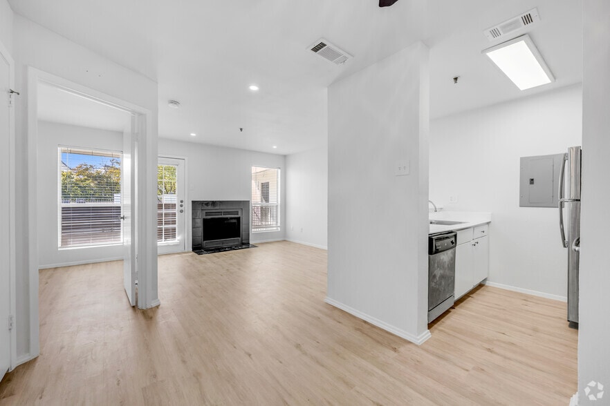 More Photos Of 2315 Moser Ave, Dallas Apartments For Sale