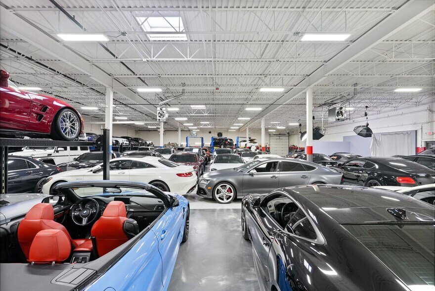 More Photos Of 500 Mitchell Rd, Glendale Heights Warehouse For Sale