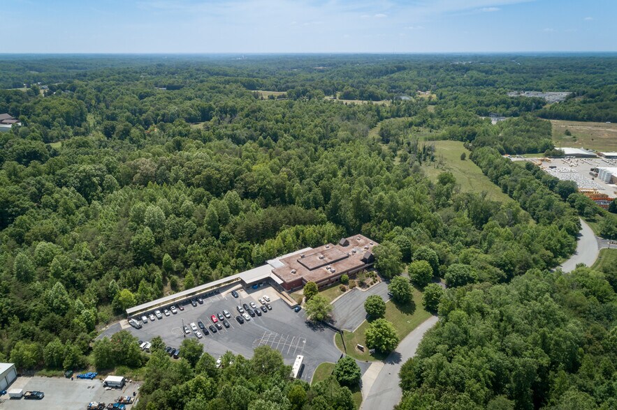 More Photos Of 3195 Centre Park Blvd, Winston-Salem Manufacturing For Sale