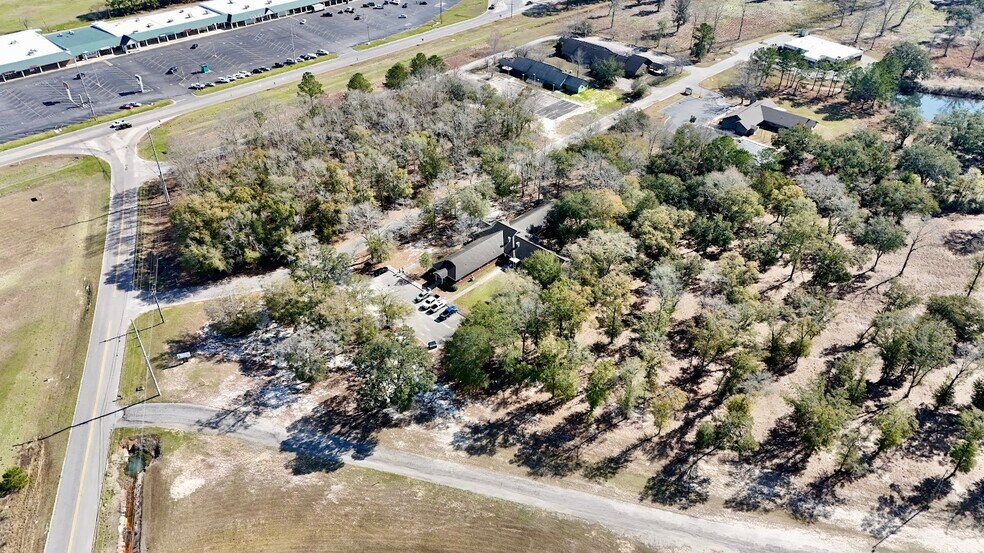 More Photos Of 100 W Lake Professional Park, Geneva Assisted Living For Sale