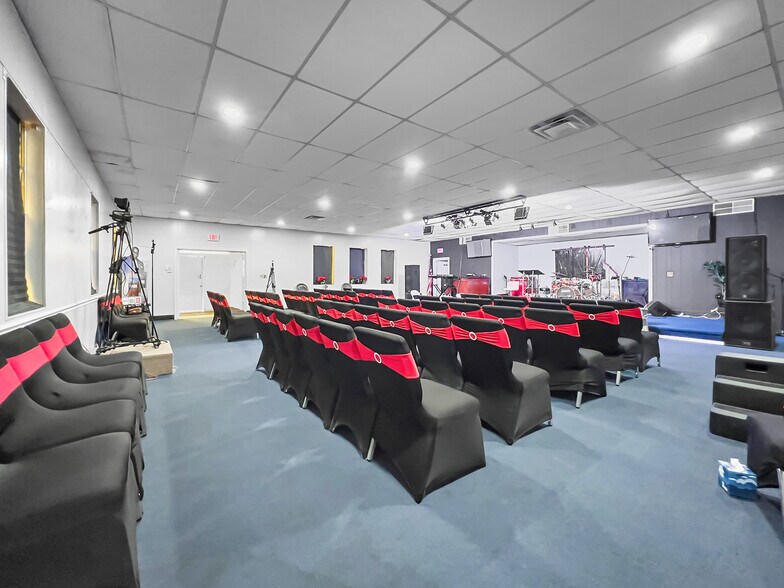 More Photos Of 6001 Buena Vista Rd, Columbus Religious Facility For Sale