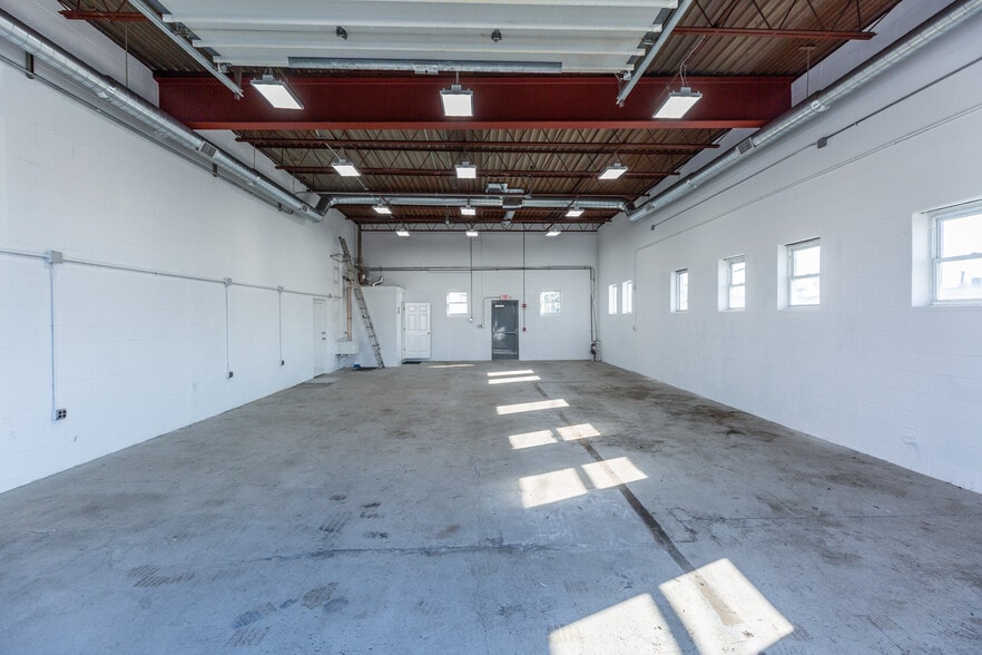 More Photos Of 26 Oakdale Ave, Johnston Warehouse For Lease