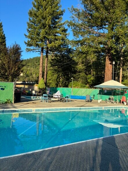 More Photos Of 4112 Redwood Dr, Redway Hotel For Sale