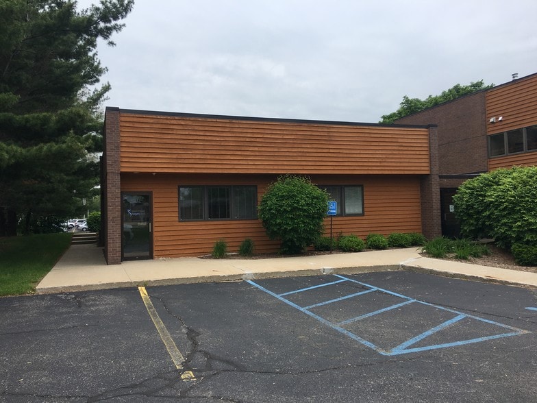 More Photos Of 205 W 29th St, Holland Office For Lease