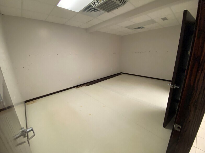 More Photos Of 5835 Shugart Ln, Traverse City Manufacturing For Lease