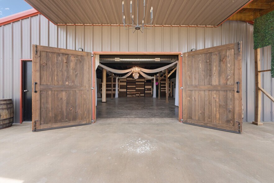 More Photos Of 3119 County Road 2730, Glen Rose Lodge Meeting Hall For Sale