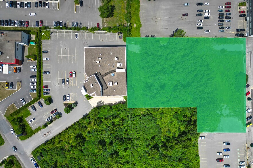 More Photos Of 1875 St Maurice-Gauvin, Laval Land For Sale