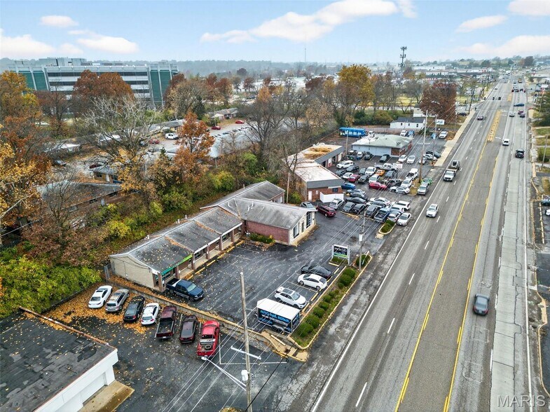 More Photos Of 9554-9560 Page Ave, Overland General Retail For Sale