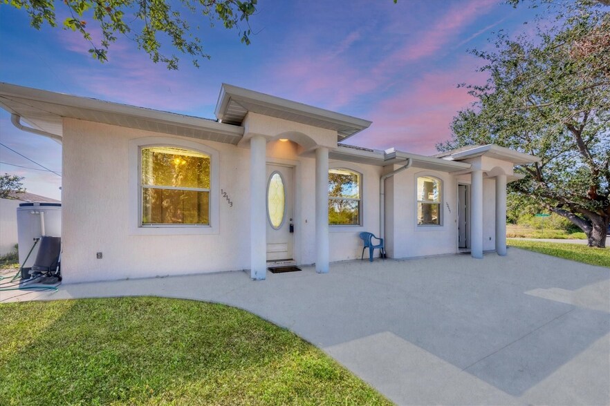 Primary Photo Of 12113 Capilla Ln, North Port Apartments For Sale
