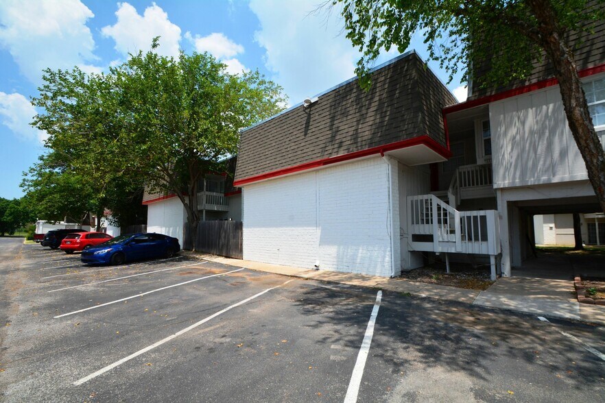 More Photos Of 3218 S 93rd East Ave, Tulsa Apartments For Sale