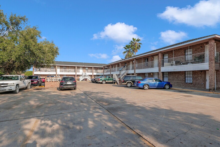 More Photos Of 1000 W Caffery Ave, Pharr Apartments For Sale