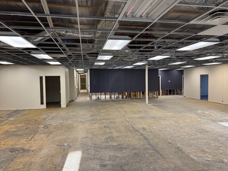 More Photos Of 4444 Lake St, Lake Charles General Retail For Lease
