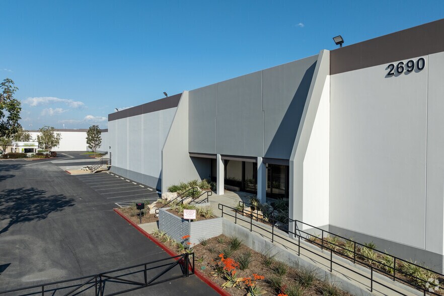 More Photos Of 2690 Pellissier Pl, City of Industry Warehouse For Lease
