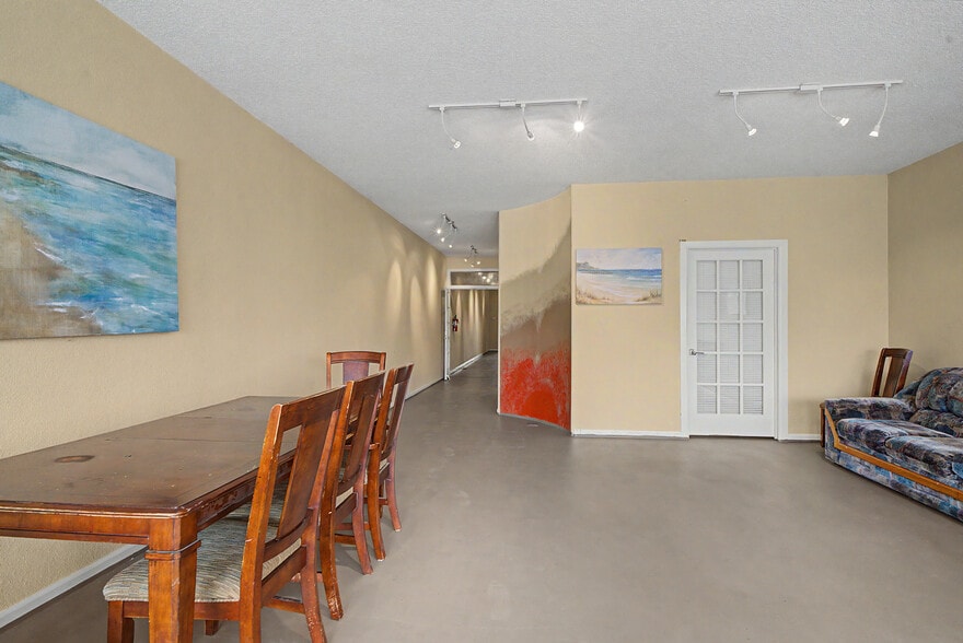 More Photos Of 330 Main Ave E, Soap Lake Freestanding For Lease