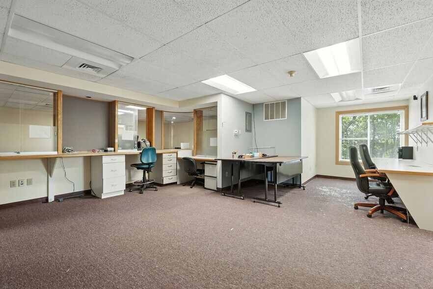 More Photos Of 185 West Ave, Ludlow Medical For Sale