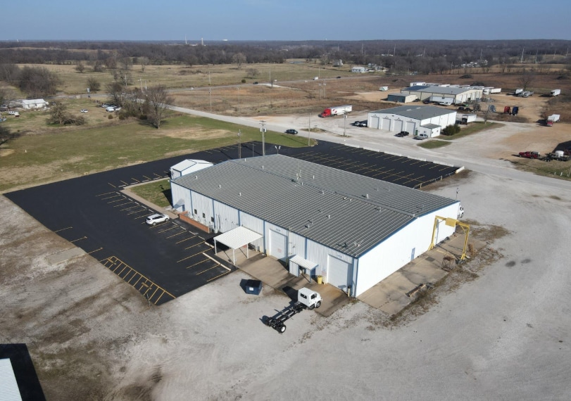 More Photos Of 302 Thunder Rd, Duenweg Warehouse For Sale